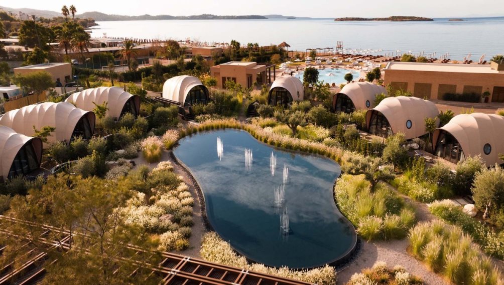 Stay & Dine at 91 Athens Riviera