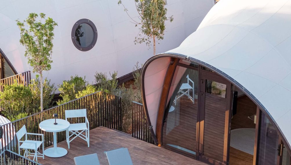 91 Athens Riviera, The Resort