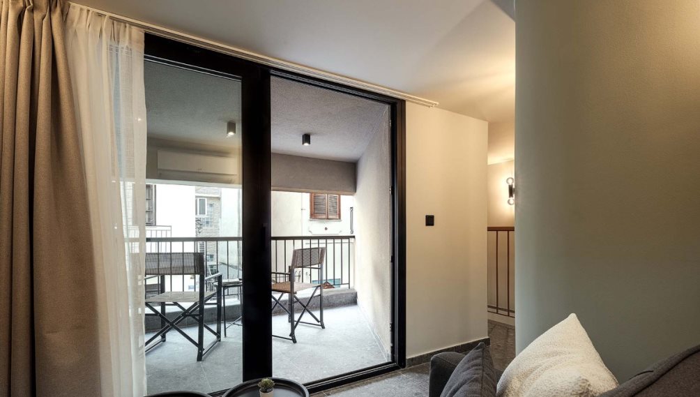 Bonnie Athens by Nin&Bau