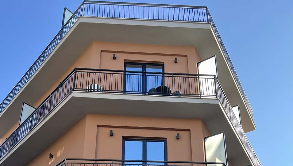 Clyde Athens by Nin&Bau